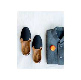Black Jutti Shoes for Men: Bold & Versatile | , $ 2,800