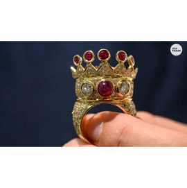 Tupac’s Crown Ring Fetches $1 Million at Auction